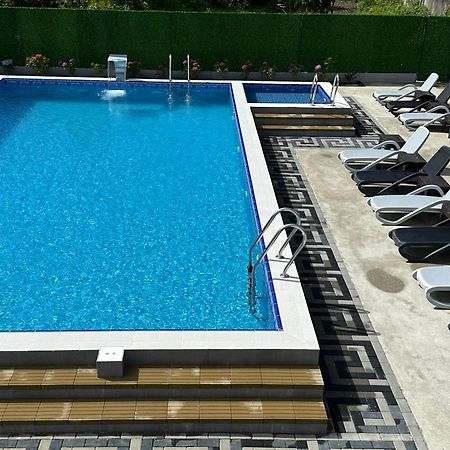 Hotel Lion Урекі Екстер'єр фото