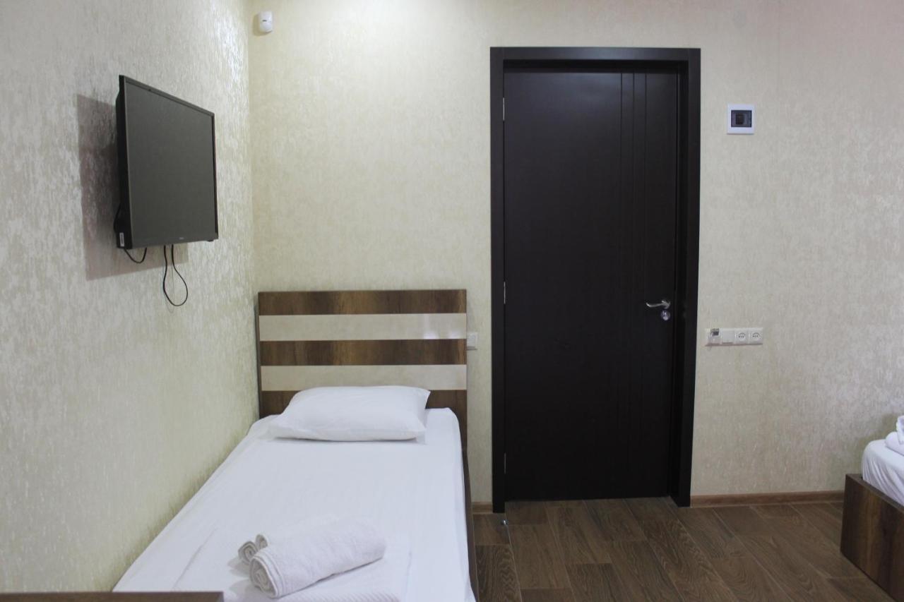 Hotel Lion Урекі Екстер'єр фото