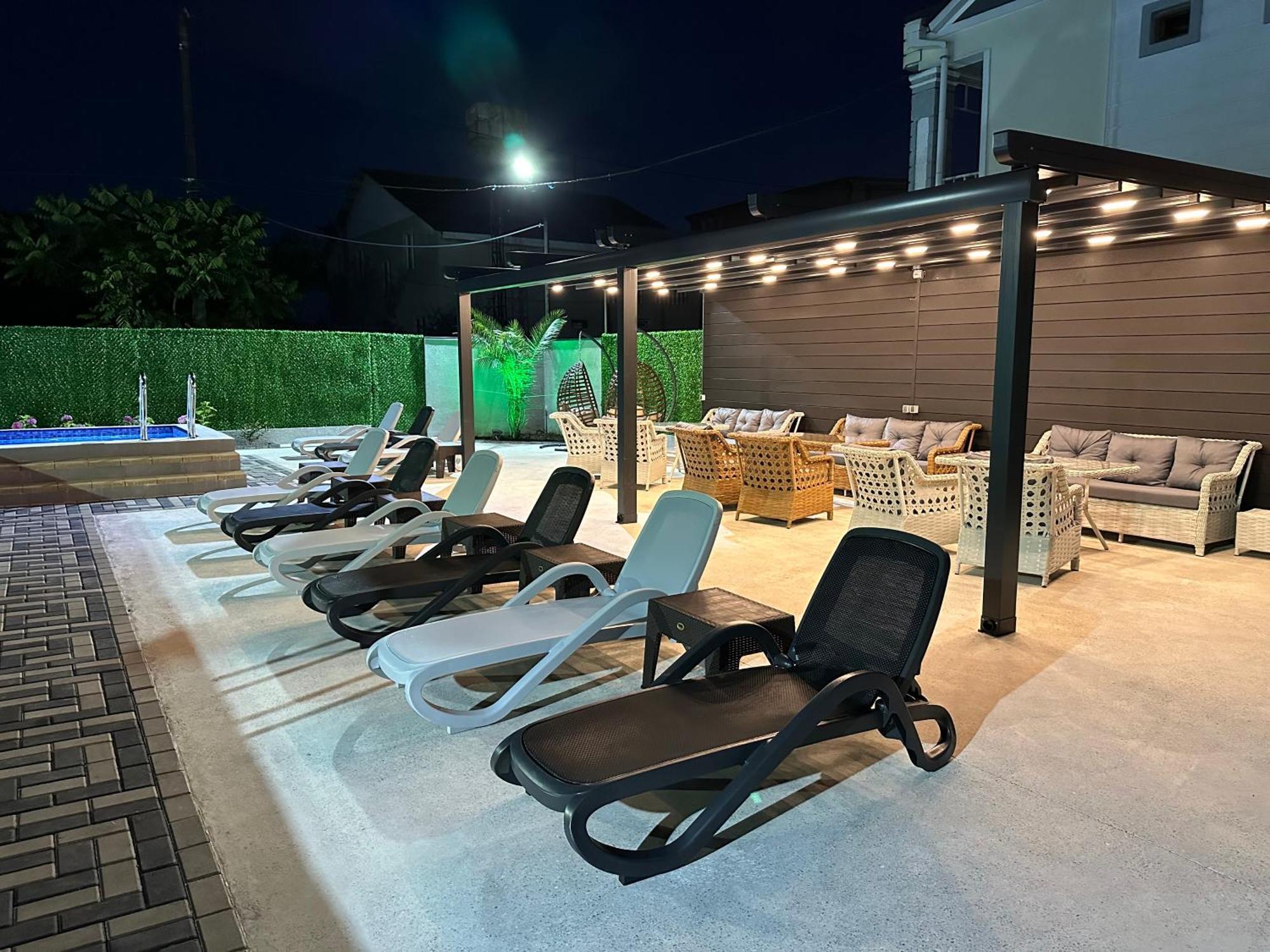 Hotel Lion Урекі Екстер'єр фото