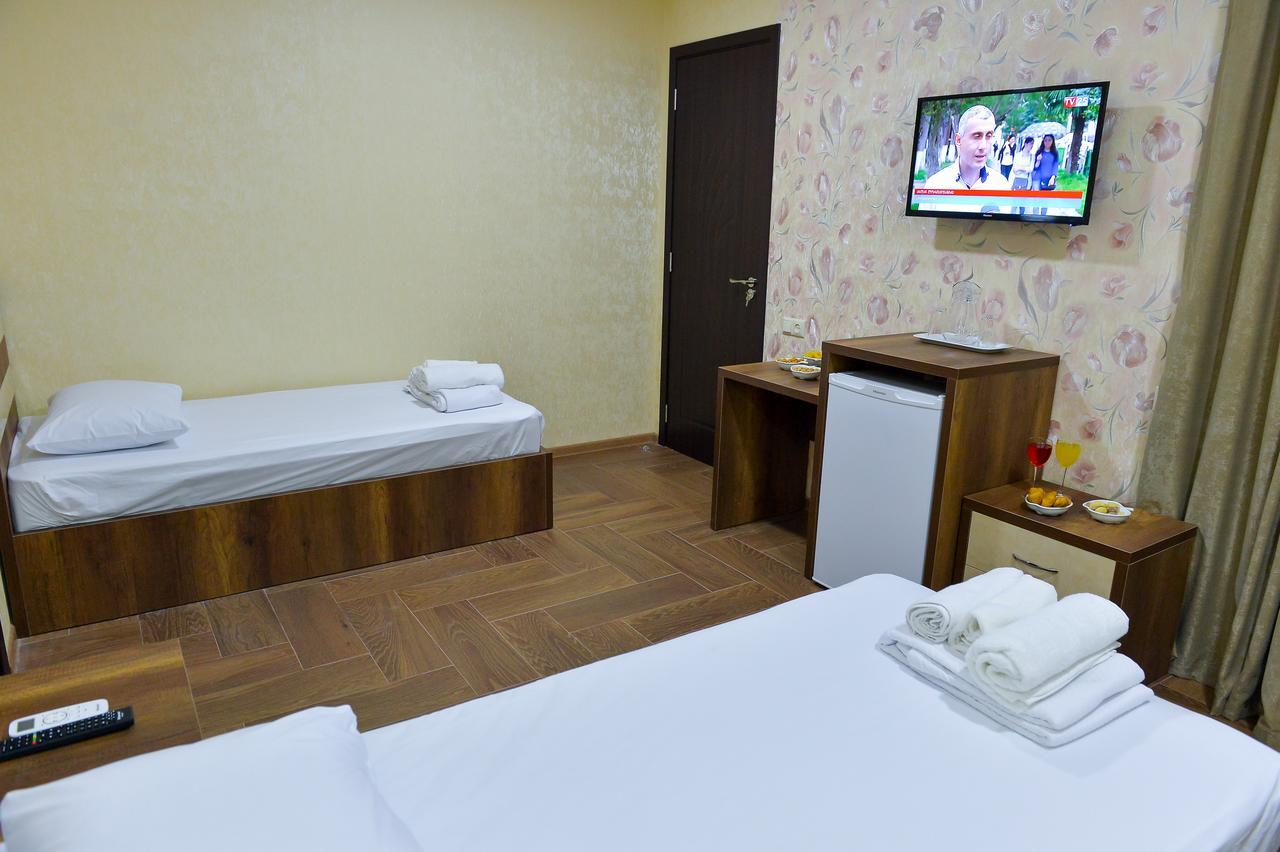 Hotel Lion Урекі Екстер'єр фото