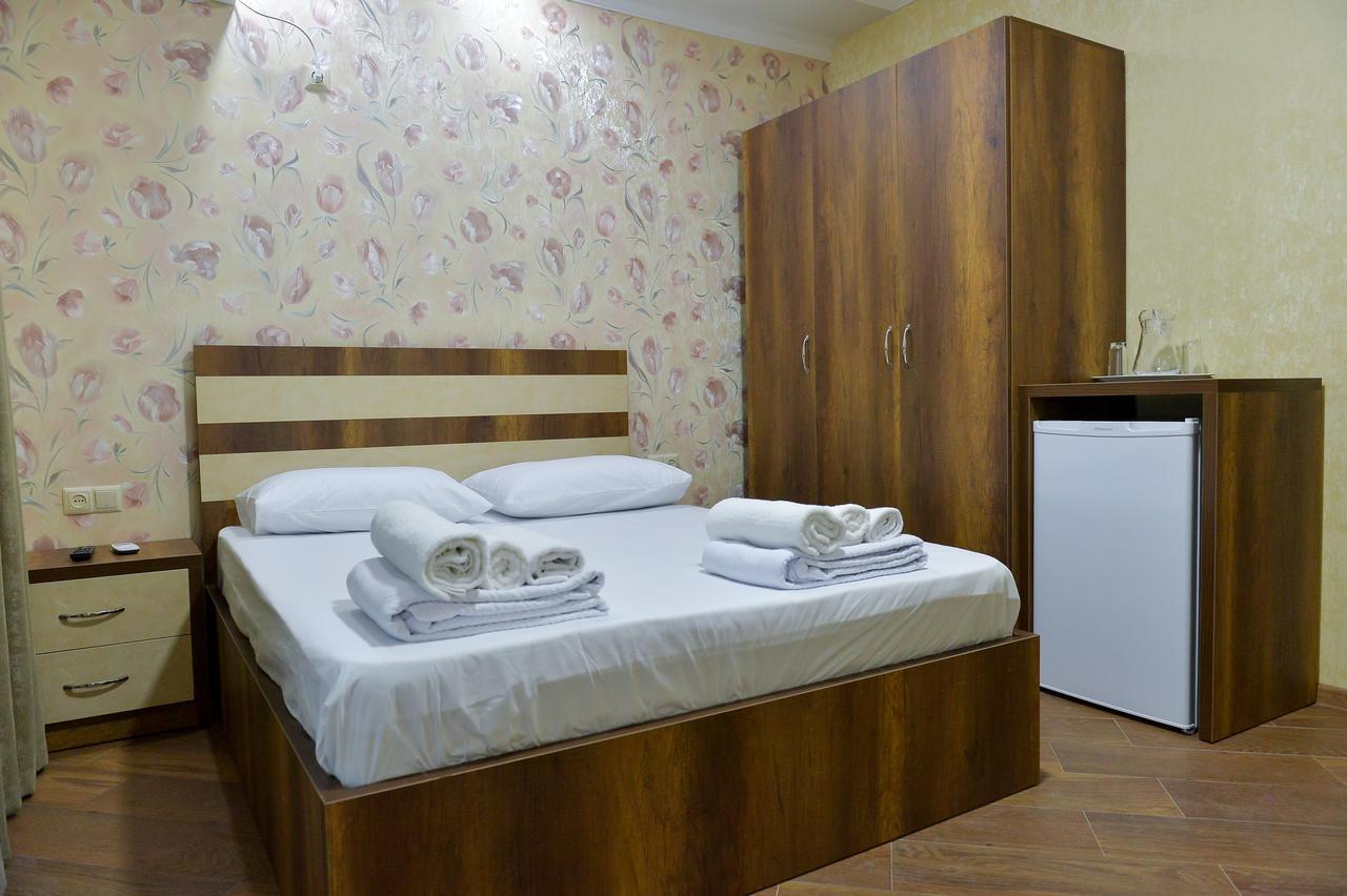 Hotel Lion Урекі Екстер'єр фото