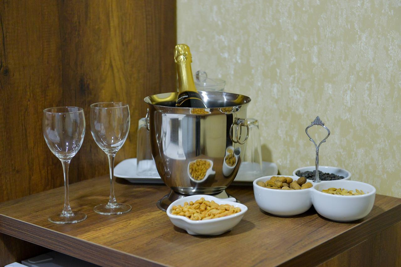Hotel Lion Урекі Екстер'єр фото