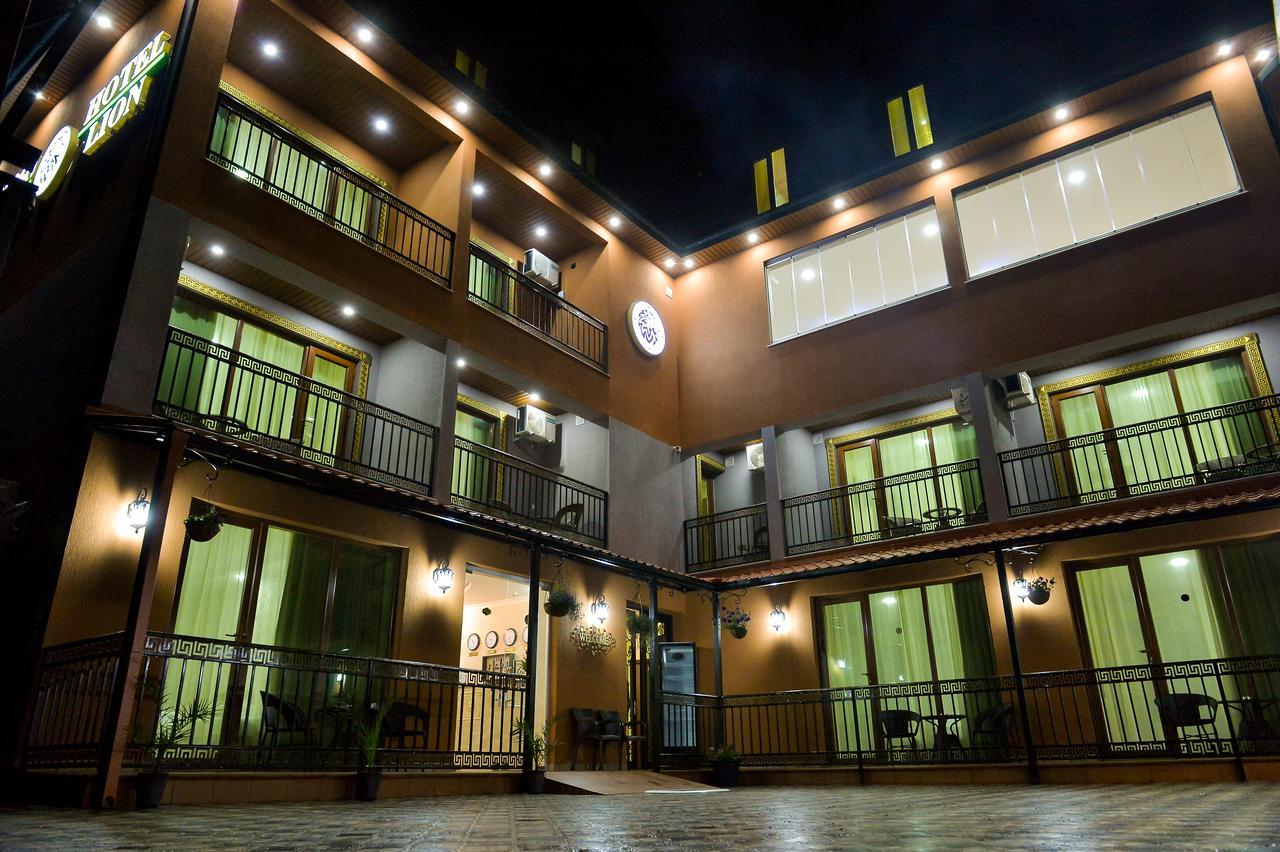 Hotel Lion Урекі Екстер'єр фото