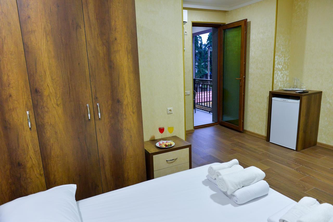 Hotel Lion Урекі Екстер'єр фото
