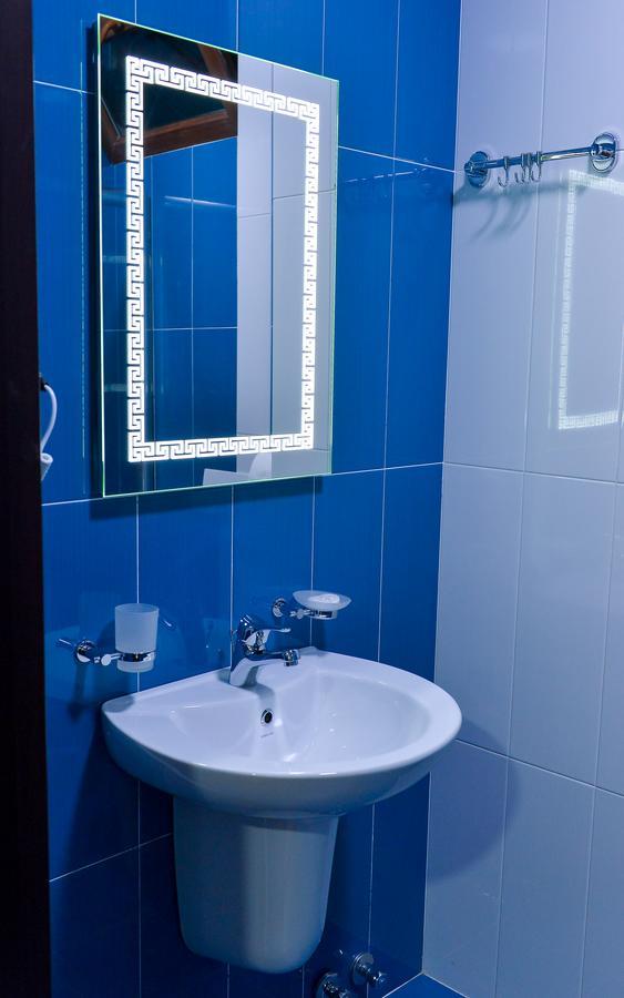 Hotel Lion Урекі Екстер'єр фото