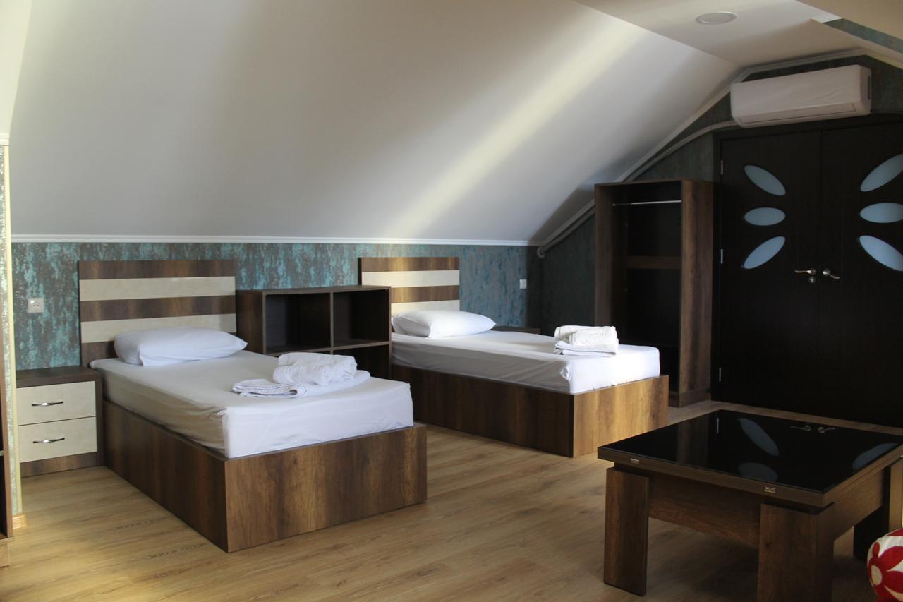 Hotel Lion Урекі Екстер'єр фото