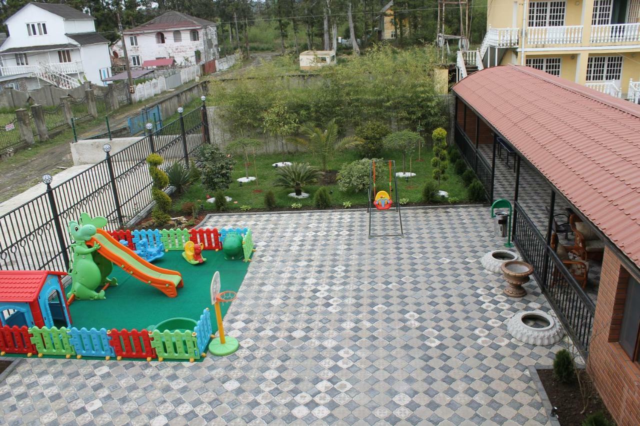 Hotel Lion Урекі Екстер'єр фото