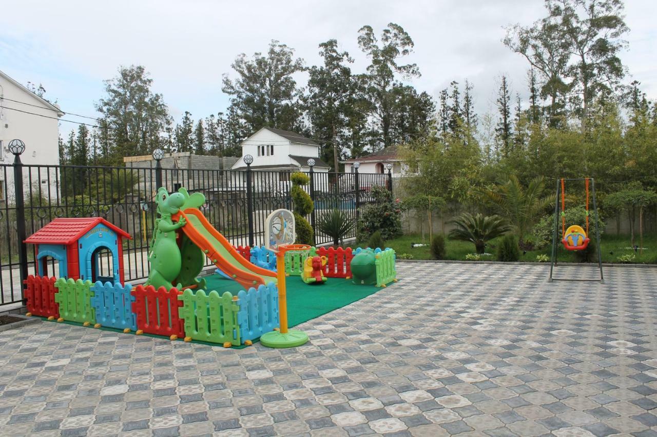 Hotel Lion Урекі Екстер'єр фото