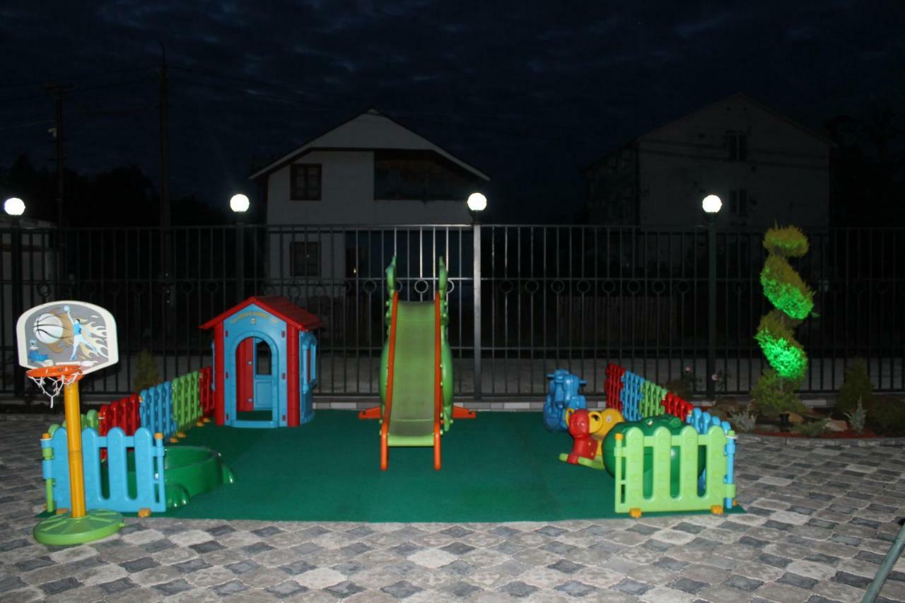 Hotel Lion Урекі Екстер'єр фото