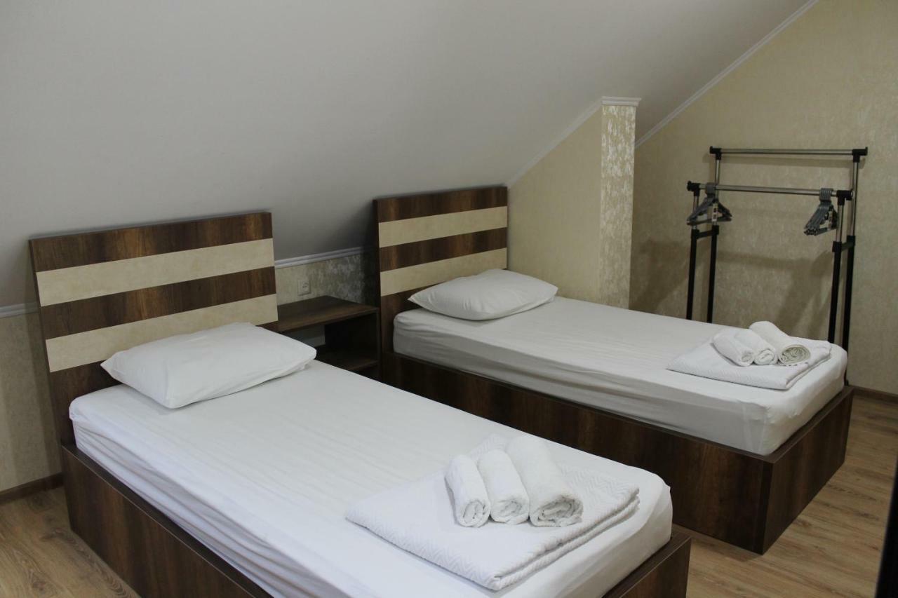 Hotel Lion Урекі Екстер'єр фото